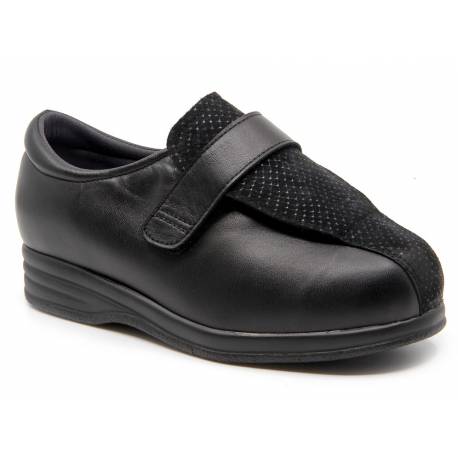 Este zapato de ancho especial, es una horma muy solicitada por mujeres que  tienen los pies delicados y abuelas que también tienen …