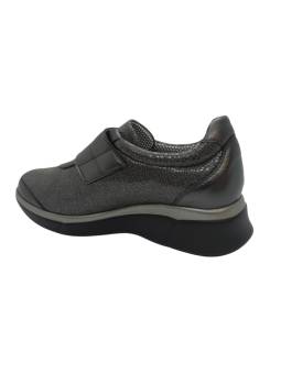 Vista lateral interna de la sneaker Clement Salus NICE color negro ancho 14