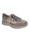 Terol modelo Luisa. Sneaker de ancho especial color perla