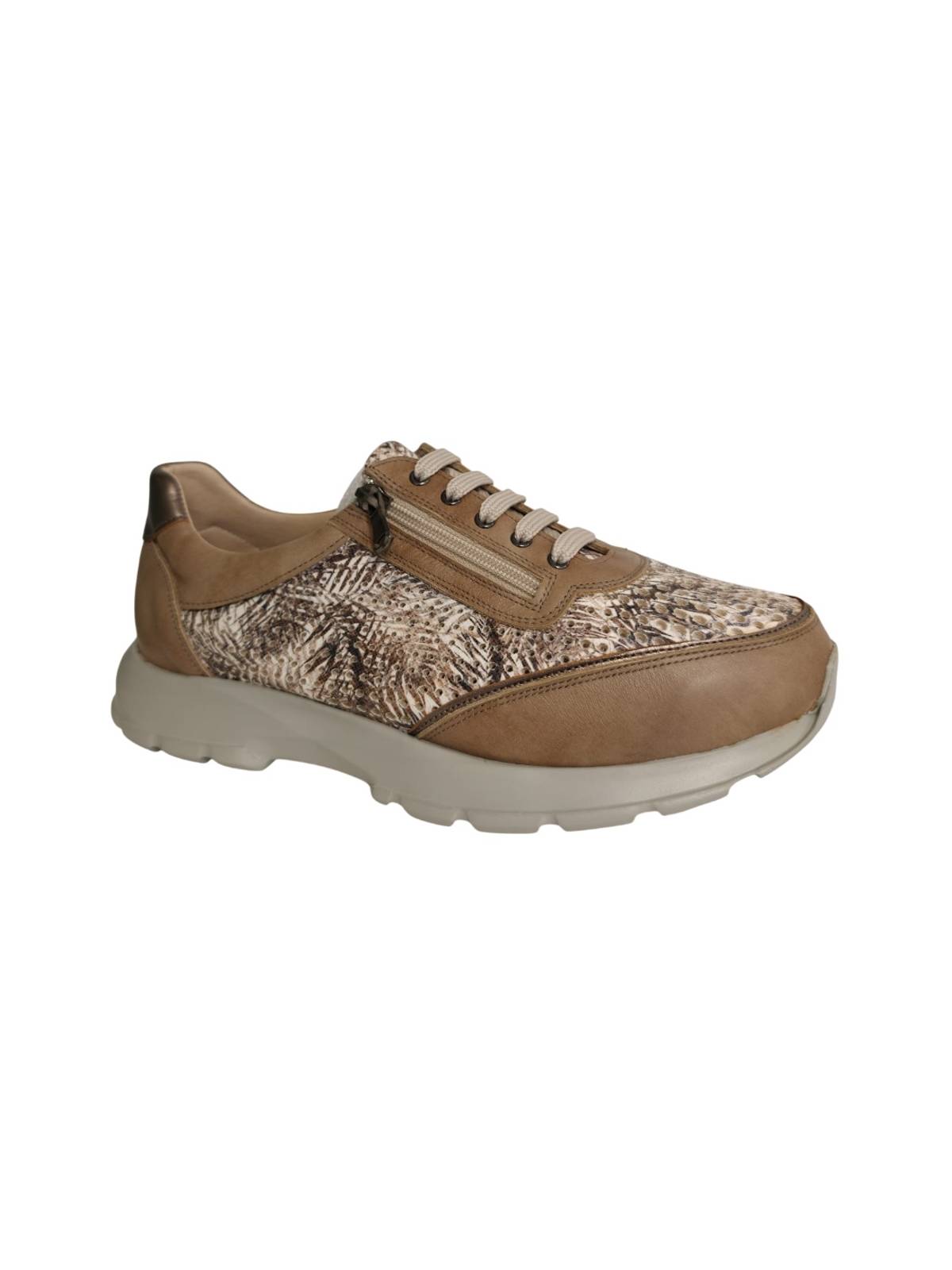 Terol modelo Luisa. Sneaker de ancho especial. Color Taupe