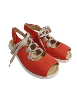 Clement Salus Coral. Sandalia ajustable con cordones